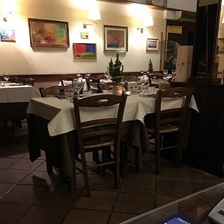 vista della vecchia sala interna del ristorante bruno alla lungaretta