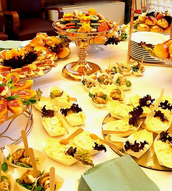 tavola buffet 2 e1786621066329 - a Trastevere da